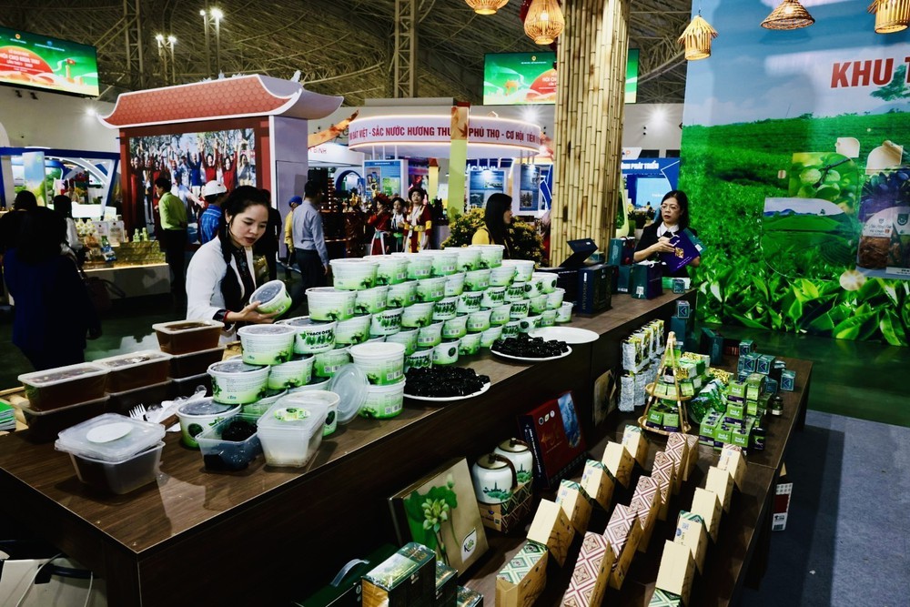 Hội chợ mùa Thu lần thứ nhất - năm 2025 - Ảnh 7. Hội chợ mùa Thu lần thứ nhất - năm 2025 - Ảnh 7.