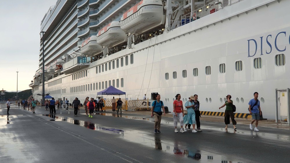 Khánh Hoà: Đón tàu biển quốc tế Discovery Princess với 1.200 du khách - Ảnh 2. Khánh Hoà: Đón tàu biển quốc tế Discovery Princess với 1.200 du khách - Ảnh 2.
