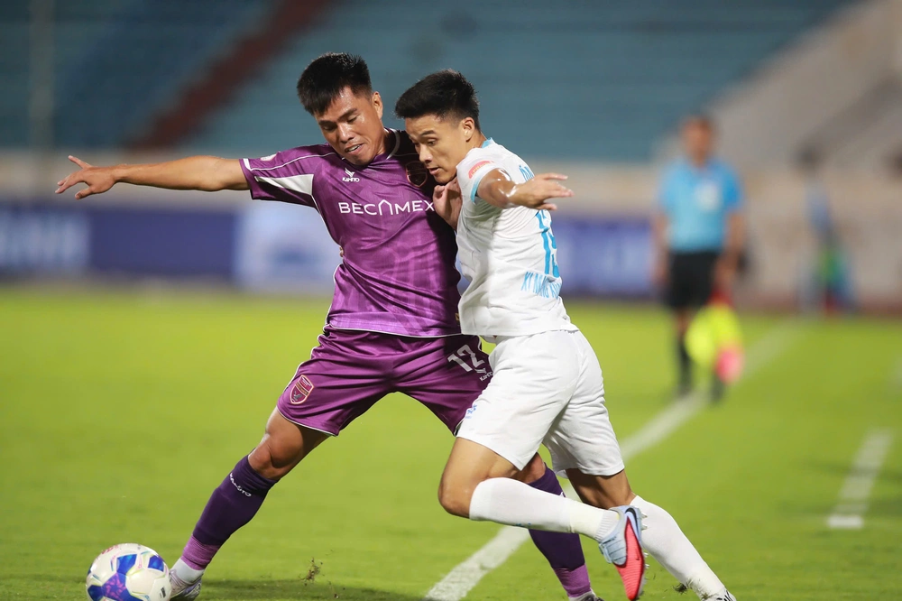 Harry Kewell "mở khóa" chiến thắng đầu tiên cho Hà Nội FC - Ảnh 3. Harry Kewell "mở khóa" chiến thắng đầu tiên cho Hà Nội FC - Ảnh 3.