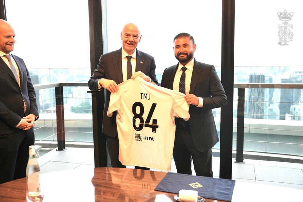 Tin nóng thể thao sáng 26/10: Nhân vật quyền lực của Malaysia đăng ảnh chụp cùng Chủ tịch FIFA, khẳng định một cam kết - Ảnh 1. Tin nóng thể thao sáng 26/10: Nhân vật quyền lực của Malaysia đăng ảnh chụp cùng Chủ tịch FIFA, khẳng định một cam kết - Ảnh 1.