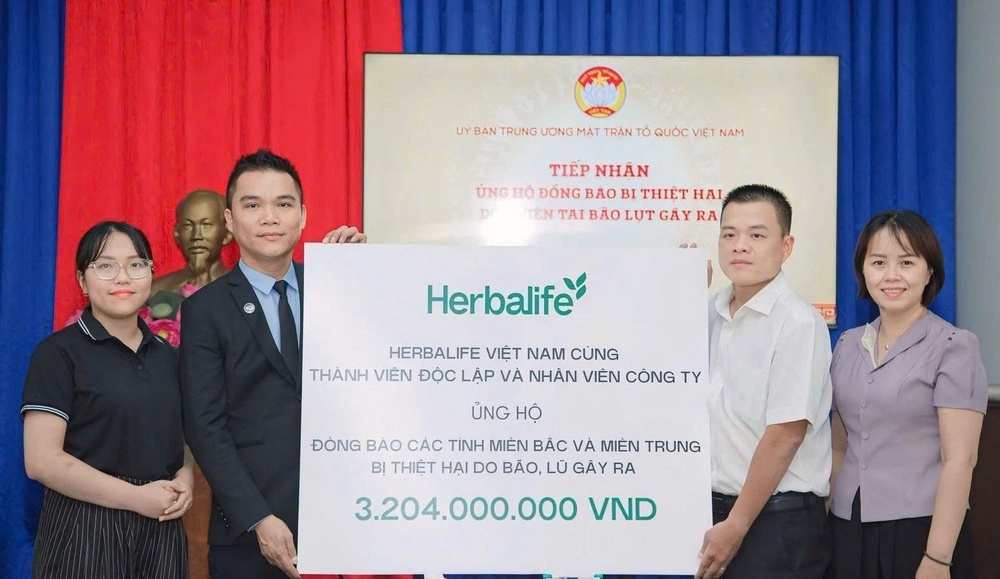 Herbalife Việt Nam đóng góp hơn 3,2 tỷ đồng góp phần hỗ trợ đồng bào miền Bắc và miền Trung bị thiệt hại do Bão Bualoi và Bão Matmo - Ảnh 1. Herbalife Việt Nam đóng góp hơn 3,2 tỷ đồng góp phần hỗ trợ đồng bào miền Bắc và miền Trung bị thiệt hại do Bão Bualoi và Bão Matmo - Ảnh 1.