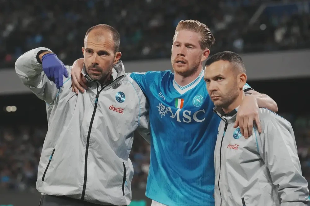 Napoli - Inter 3-1: Napoli lên đỉnh trong nỗi bất an - Ảnh 1. Napoli - Inter 3-1: Napoli lên đỉnh trong nỗi bất an - Ảnh 1.