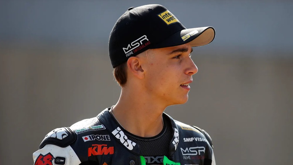 Hai tay đua MotoGP gặp tai nạn kinh hoàng trước giờ bắt đầu - Ảnh 3. Hai tay đua MotoGP gặp tai nạn kinh hoàng trước giờ bắt đầu - Ảnh 3.