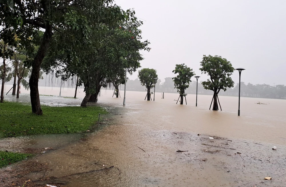Ảnh hưởng không khí lạnh tăng cường: Nhiệt độ ở Bắc Bộ và Bắc Trung Bộ tiếp tục giảm - Ảnh 2. Ảnh hưởng không khí lạnh tăng cường: Nhiệt độ ở Bắc Bộ và Bắc Trung Bộ tiếp tục giảm - Ảnh 2.