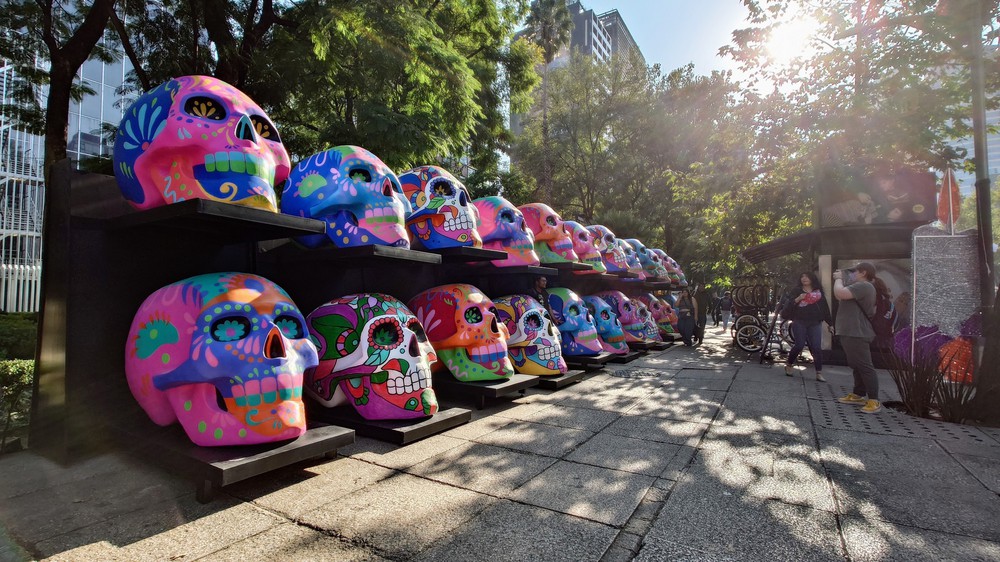 Sắc màu mộng mị của Alebrijes trên đại lộ Paseo de Reforma - Ảnh 10. Sắc màu mộng mị của Alebrijes trên đại lộ Paseo de Reforma - Ảnh 10.