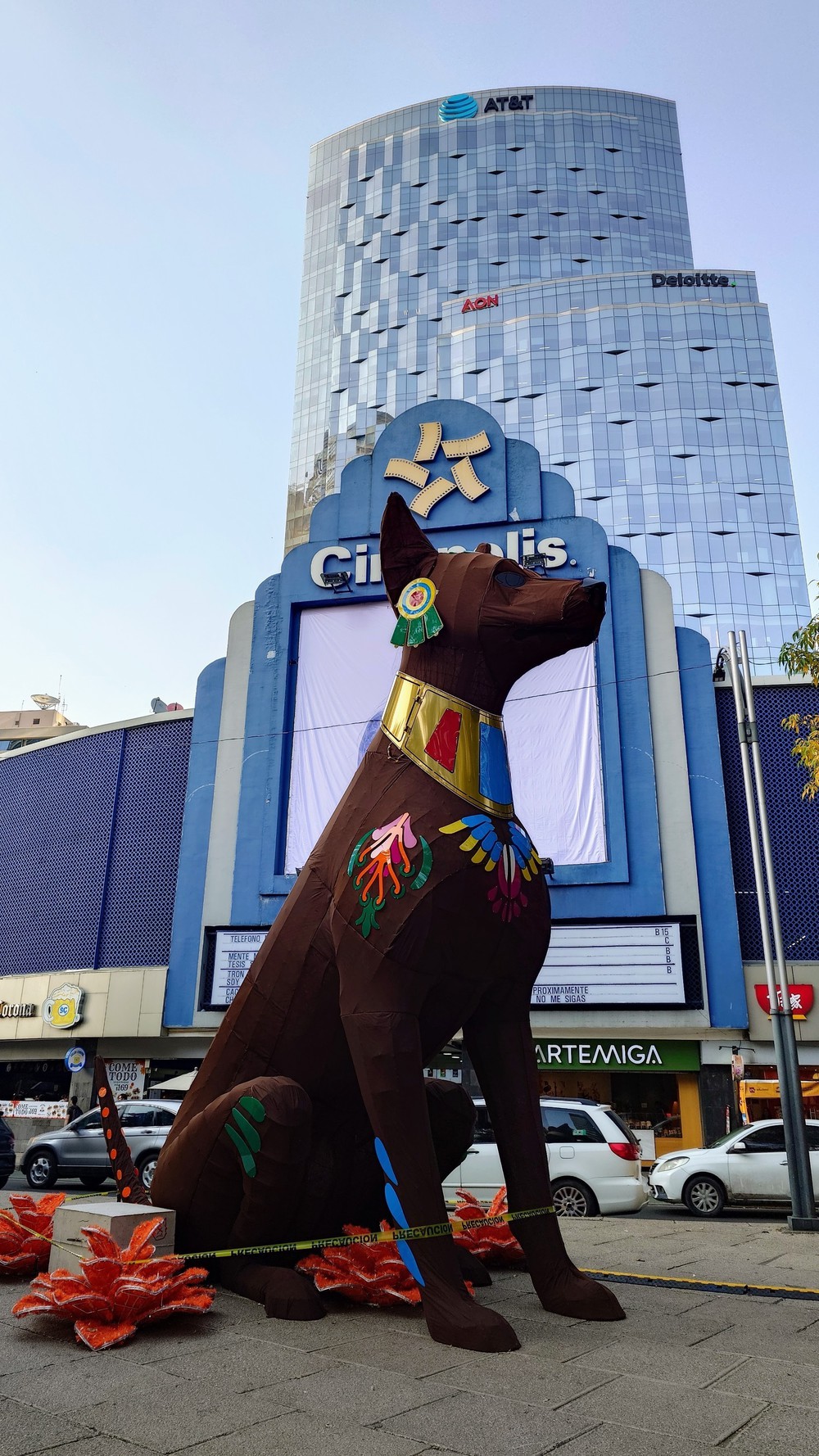 Sắc màu mộng mị của Alebrijes trên đại lộ Paseo de Reforma - Ảnh 8. Sắc màu mộng mị của Alebrijes trên đại lộ Paseo de Reforma - Ảnh 8.