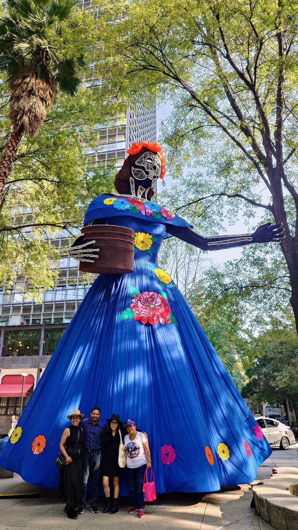 Sắc màu mộng mị của Alebrijes trên đại lộ Paseo de Reforma - Ảnh 7. Sắc màu mộng mị của Alebrijes trên đại lộ Paseo de Reforma - Ảnh 7.