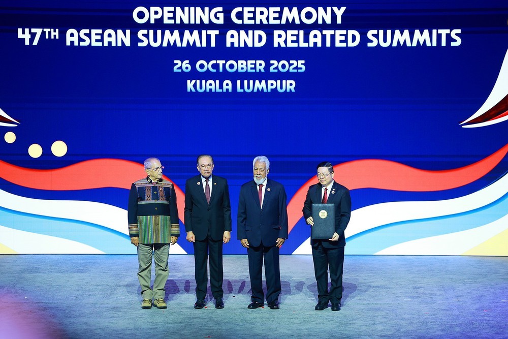 Hội nghị Cấp cao ASEAN 47: Thủ tướng Malaysia nhấn mạnh các yếu tố gắn kết ASEAN - Ảnh 2. Hội nghị Cấp cao ASEAN 47: Thủ tướng Malaysia nhấn mạnh các yếu tố gắn kết ASEAN - Ảnh 2.