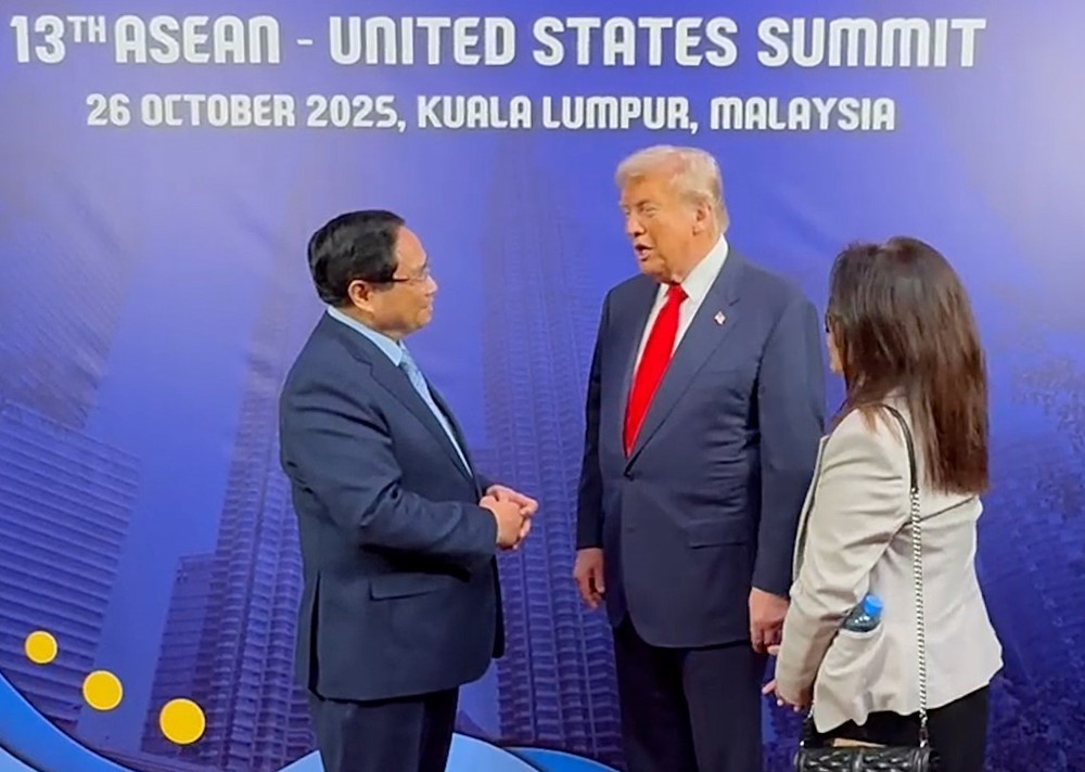 Thủ tướng Phạm Minh Chính gặp Tổng thống Hoa Kỳ Donald Trump - Ảnh 2. Thủ tướng Phạm Minh Chính gặp Tổng thống Hoa Kỳ Donald Trump - Ảnh 2.