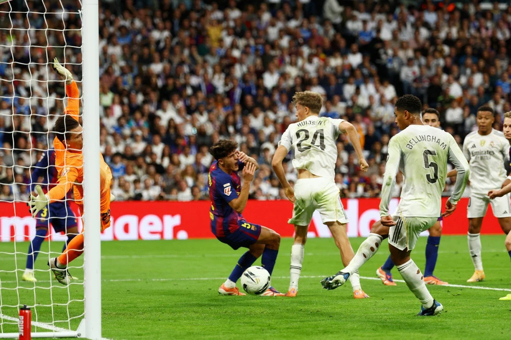 Real Madrid hạ gục Barca ở El Clasico: Nghệ thuật chiến thắng của Xabi Alonso - Ảnh 4. Alonso