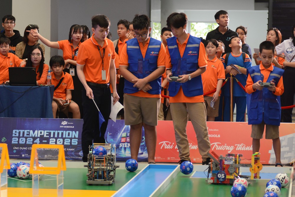 Góp ý dự thảo văn kiện Đại hội XIV của Đảng: Trọn niềm tin về một Việt Nam hùng cường, thịnh vượng - Ảnh 2. Góp ý dự thảo văn kiện Đại hội XIV của Đảng: Trọn niềm tin về một Việt Nam hùng cường, thịnh vượng - Ảnh 2.