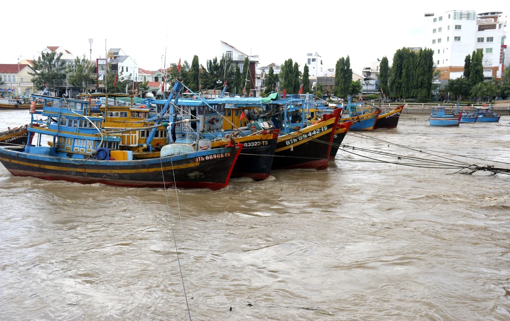 Chính phủ yêu cầu tập trung ứng phó, khắc phục hậu quả mưa lũ tại khu vực Trung Bộ - Ảnh 4. Chính phủ yêu cầu tập trung ứng phó, khắc phục hậu quả mưa lũ tại khu vực Trung Bộ - Ảnh 4.
