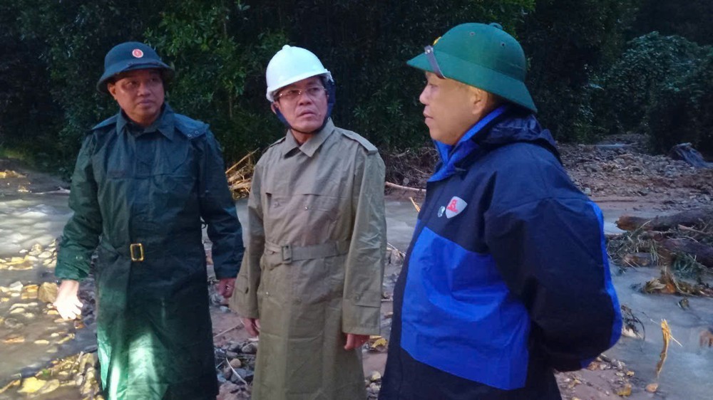 Chính phủ yêu cầu tập trung ứng phó, khắc phục hậu quả mưa lũ tại khu vực Trung Bộ - Ảnh 1. Chính phủ yêu cầu tập trung ứng phó, khắc phục hậu quả mưa lũ tại khu vực Trung Bộ - Ảnh 1.