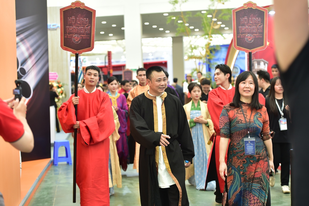 Công nghiệp văn hóa tỏa sáng tại Triển lãm Thành tựu đất nước - Ảnh 4. Công nghiệp văn hóa tỏa sáng tại Triển lãm Thành tựu đất nước - Ảnh 4.