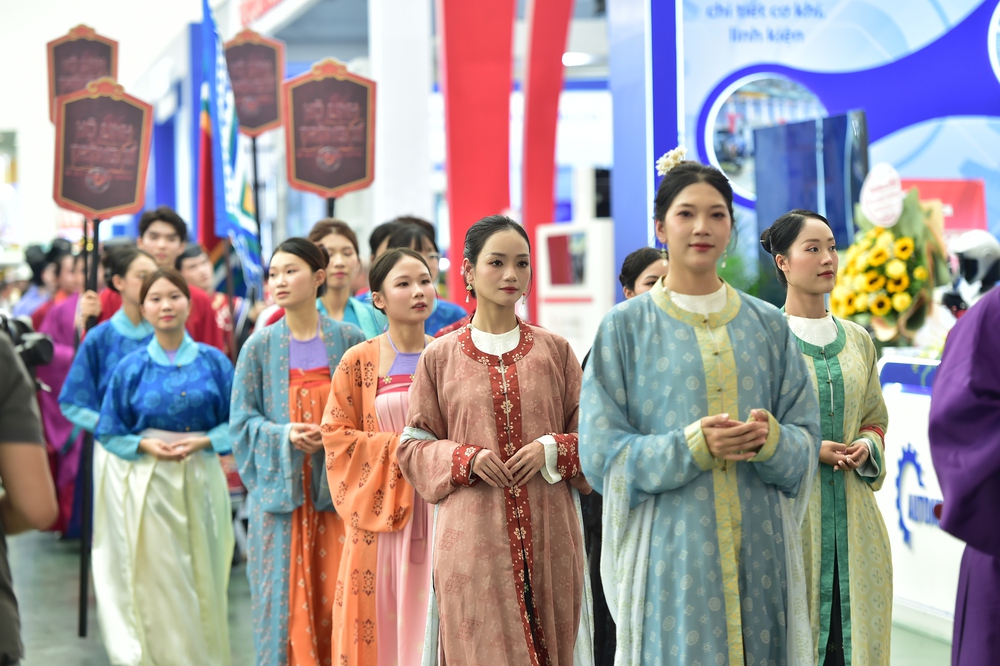 Công nghiệp văn hóa tỏa sáng tại Triển lãm Thành tựu đất nước - Ảnh 3. Công nghiệp văn hóa tỏa sáng tại Triển lãm Thành tựu đất nước - Ảnh 3.