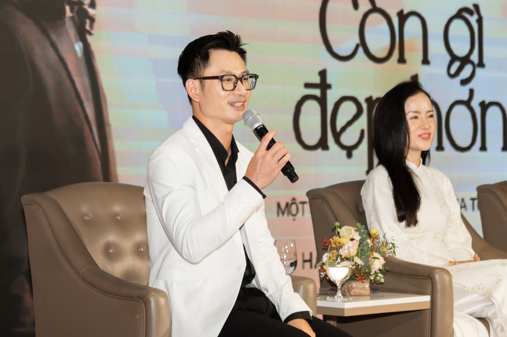 MV cover “Còn gì đẹp hơn” – khi “Bèo dạt mây trôi” cất lời tri ân Tổ quốc - Ảnh 4. MV cover “Còn gì đẹp hơn” – khi “Bèo dạt mây trôi” cất lời tri ân Tổ quốc - Ảnh 4.