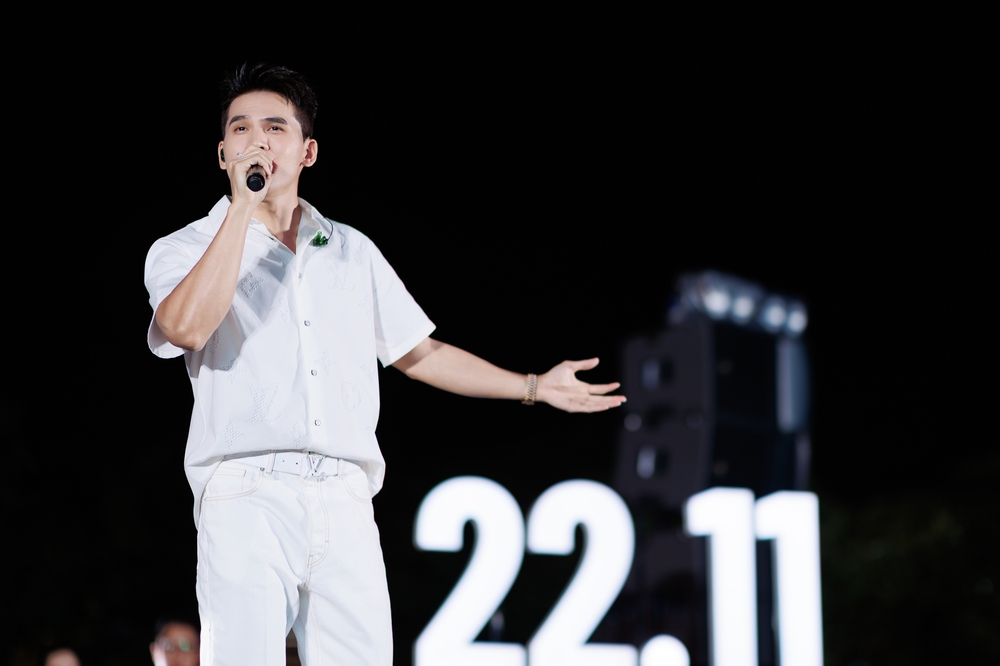 Quốc Thiên tổ chức mini livestage "Road to SKYNote 2025" - Ảnh 1. Quốc Thiên tổ chức mini livestage "Road to SKYNote 2025" - Ảnh 1.