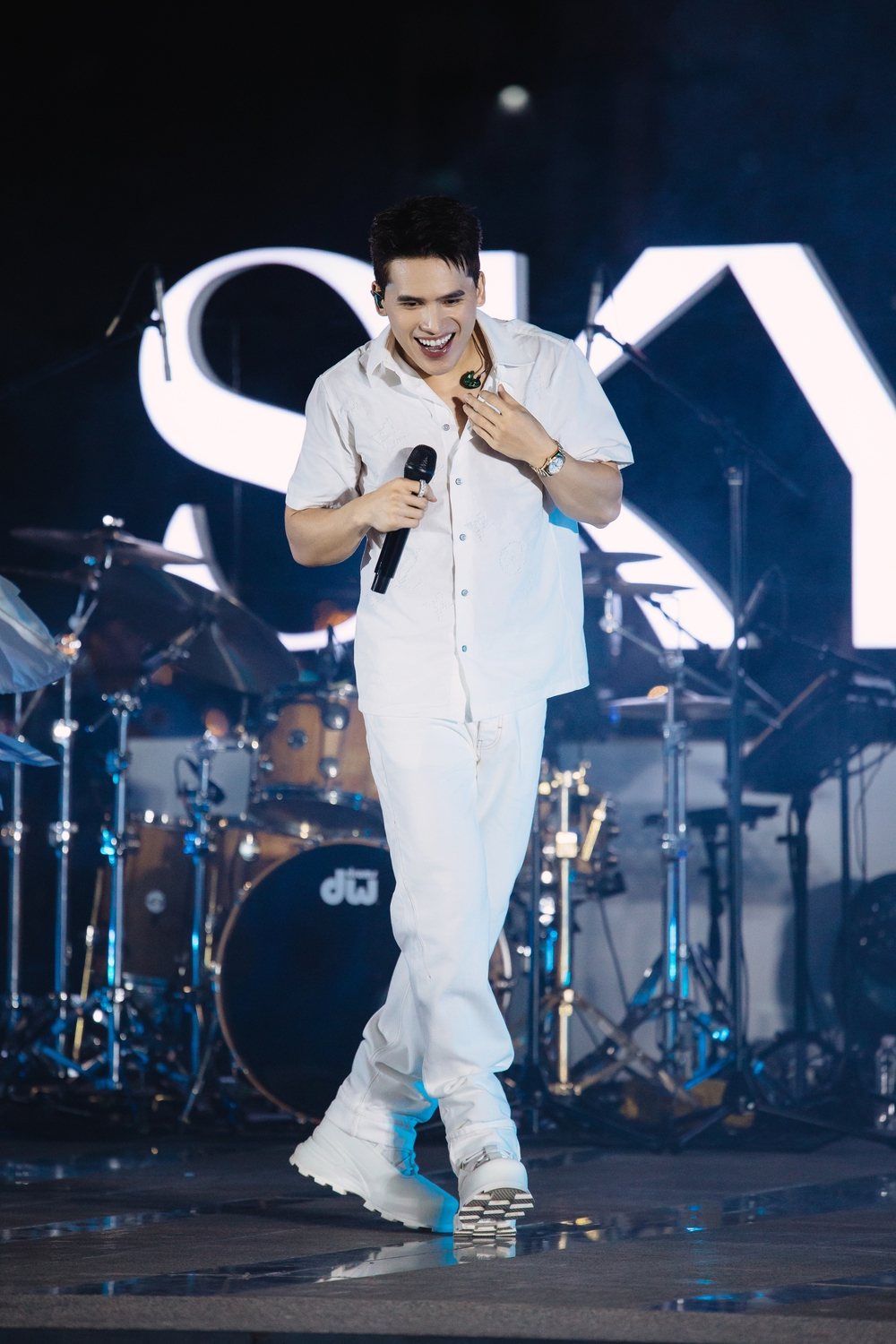 Quốc Thiên tổ chức mini livestage "Road to SKYNote 2025" - Ảnh 4. Quốc Thiên tổ chức mini livestage "Road to SKYNote 2025" - Ảnh 4.