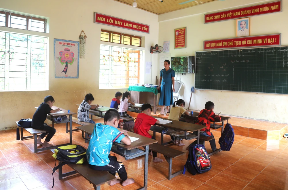 Bản Na Ngân (Nghệ An) từng bước "hồi sinh" sau lũ dữ - Ảnh 11. Bản Na Ngân (Nghệ An) từng bước "hồi sinh" sau lũ dữ - Ảnh 11.