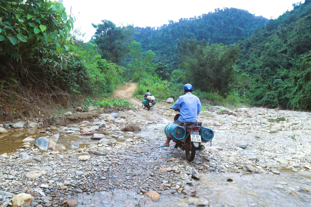Bản Na Ngân (Nghệ An) từng bước "hồi sinh" sau lũ dữ - Ảnh 6. Bản Na Ngân (Nghệ An) từng bước "hồi sinh" sau lũ dữ - Ảnh 6.