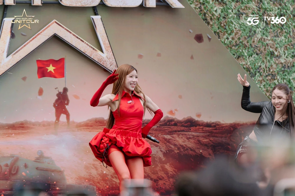 Tăng Phúc, Trang Pháp hòa nhịp cùng hàng nghìn sinh viên trong chuỗi “Sao nhập ngũ Unitour” - Ảnh 2. Tăng Phúc, Trang Pháp hòa nhịp cùng hàng nghìn sinh viên trong chuỗi “Sao nhập ngũ Unitour” - Ảnh 2.