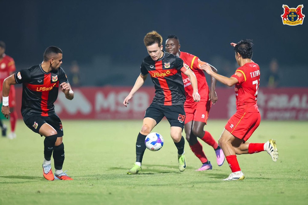 Tin nóng bóng đá Việt hôm nay 30/10: Đội tuyển Việt Nam sắp hội quân; Việt kiều Bulgaria ngưỡng mộ Hoàng Đức - Ảnh 2.