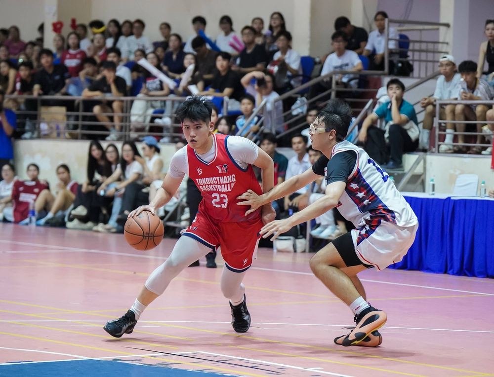 Kịch tính bóng rổ sinh viên toàn quốc - Ảnh 2.