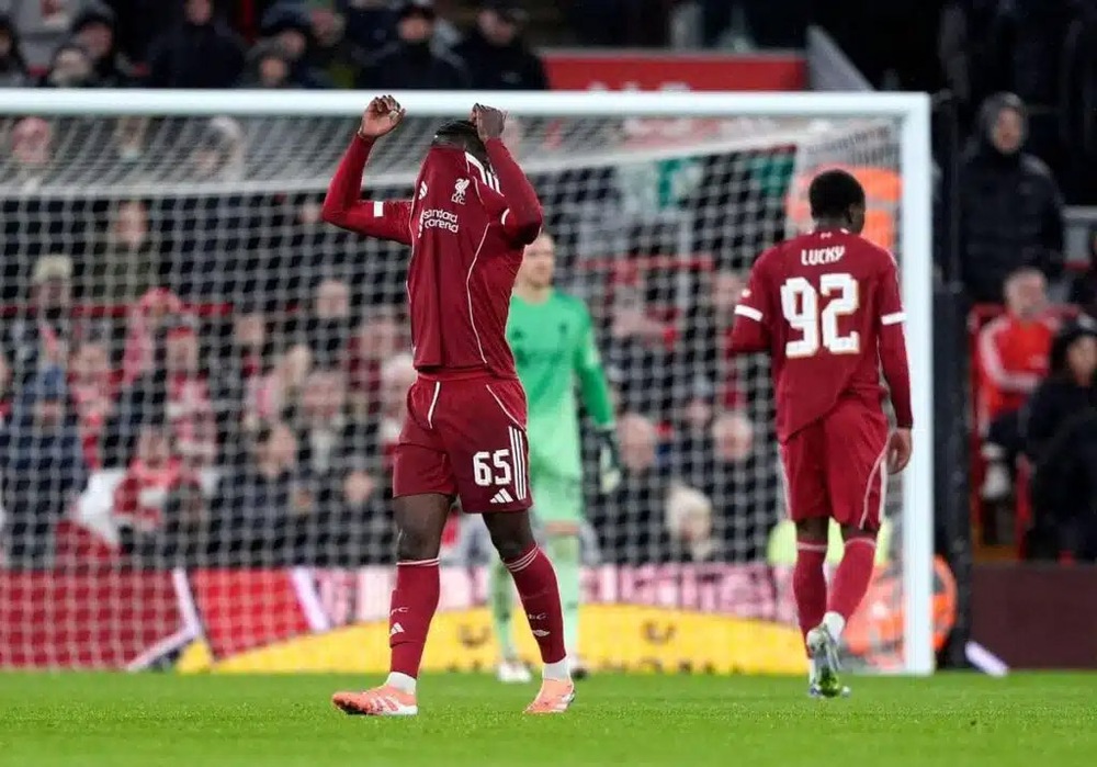 Dùng đội hình hai ở Cúp Liên đoàn Anh, Liverpool nhận cái kết đắng - Ảnh 1. Dùng đội hình hai ở Cúp Liên đoàn Anh, Liverpool nhận cái kết đắng - Ảnh 1.