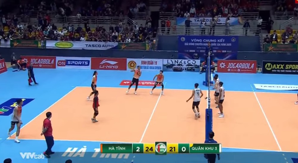 Xác định cặp bán kết đầu tiên của giải bóng chuyền nam hạng A quốc gia 2025 - Ảnh 1. Xác định cặp bán kết đầu tiên của giải bóng chuyền nam hạng A quốc gia 2025 - Ảnh 1.