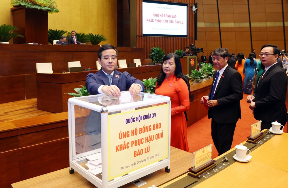 Phân bổ 3 đợt với tổng kinh phí 428 tỷ đồng hỗ trợ đồng bào bị ảnh hưởng bởi mưa lũ - Ảnh 1. Phân bổ 3 đợt với tổng kinh phí 428 tỷ đồng hỗ trợ đồng bào bị ảnh hưởng bởi mưa lũ - Ảnh 1.