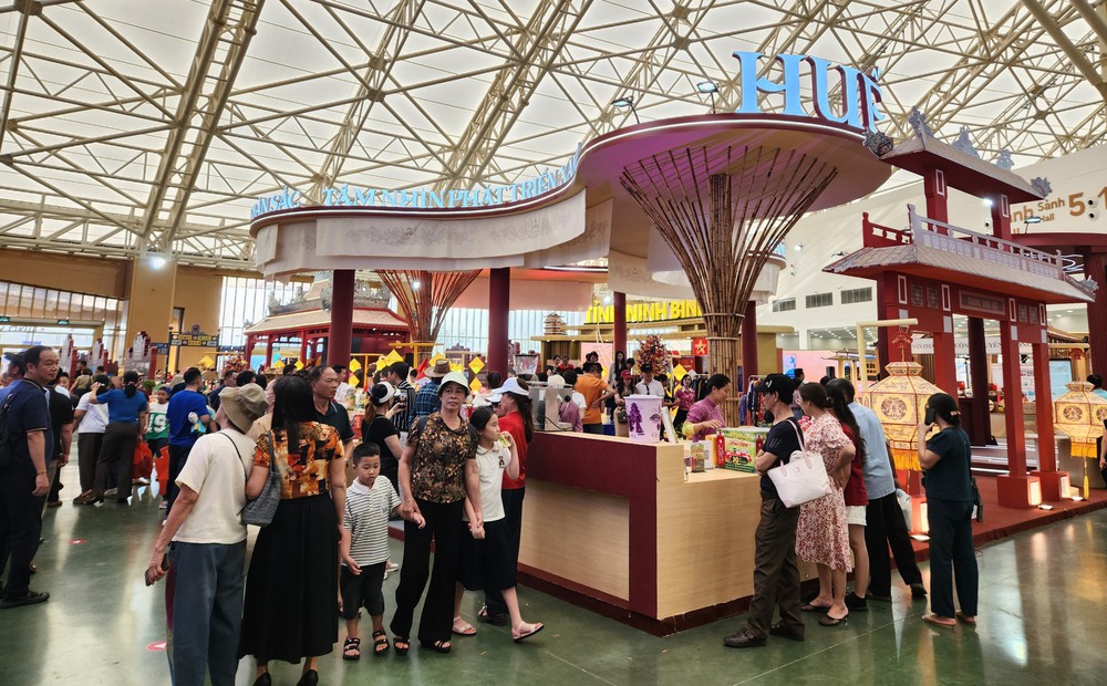 Hành trình du lịch thu nhỏ các tỉnh, thành qua 34 gian trưng bày - Ảnh 2. Hành trình du lịch thu nhỏ các tỉnh, thành qua 34 gian trưng bày - Ảnh 2.