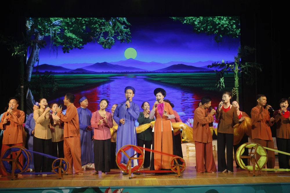 Khai thác Di sản dân ca ví, giặm: Nét du lịch đặc sắc của xứ Nghệ - Ảnh 1. Khai thác Di sản dân ca ví, giặm: Nét du lịch đặc sắc của xứ Nghệ - Ảnh 1.