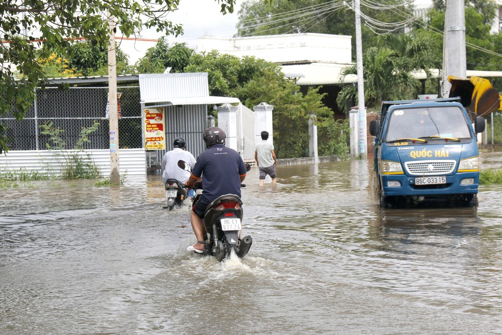 Các địa phương ven biển của tỉnh Lâm Đồng thiệt hại nặng nề do mưa lũ - Ảnh 10. Các địa phương ven biển của tỉnh Lâm Đồng thiệt hại nặng nề do mưa lũ - Ảnh 10.