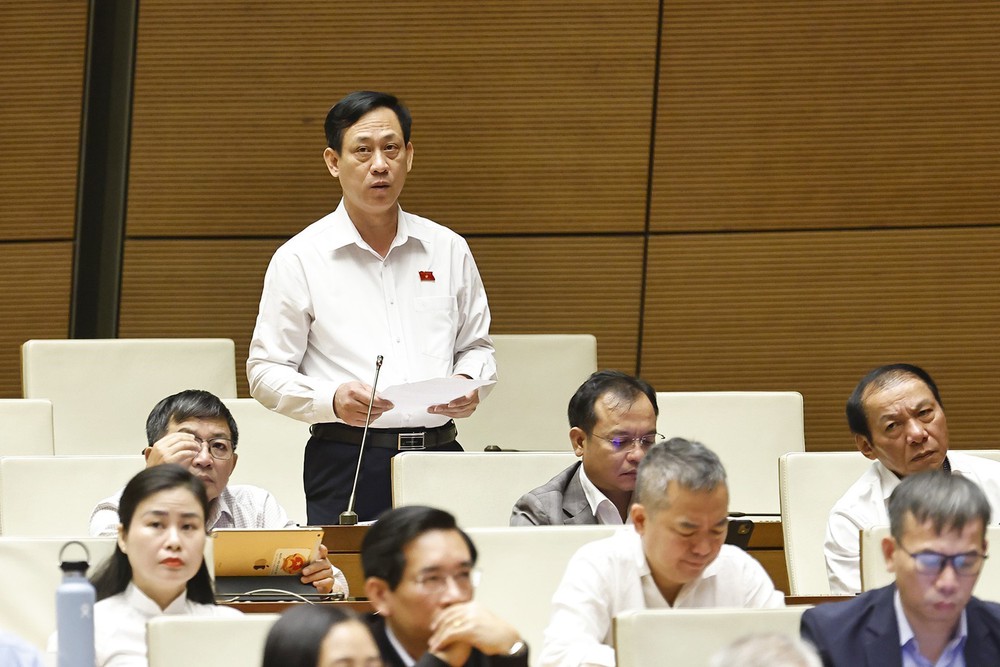 Kỳ họp thứ 10, Quốc hội khóa XV: Đề xuất cơ chế tiền lương phù hợp để công chức, viên chức yên tâm công tác - Ảnh 1. Kỳ họp thứ 10, Quốc hội khóa XV: Đề xuất cơ chế tiền lương phù hợp để công chức, viên chức yên tâm công tác - Ảnh 1.