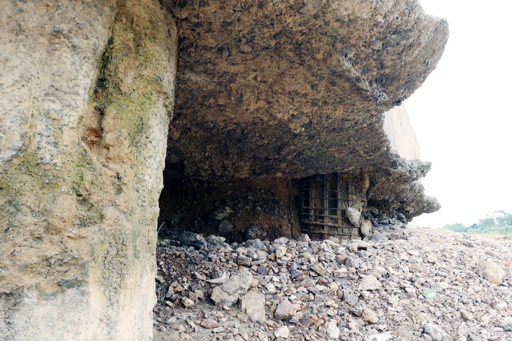 Sự cố hỏng trụ T3 cầu Sông Lô, Phú Thọ cấm toàn bộ người và phương tiện qua lại - Ảnh 6. Sự cố hỏng trụ T3 cầu Sông Lô, Phú Thọ cấm toàn bộ người và phương tiện qua lại - Ảnh 6.