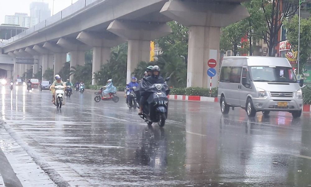 Dự báo thời tiết ngày 4/10: Bão số 11 tiếp tục tăng cấp, giữ nguyên hướng di chuyển và cách Hoàng Sa 570km - Ảnh 3.
