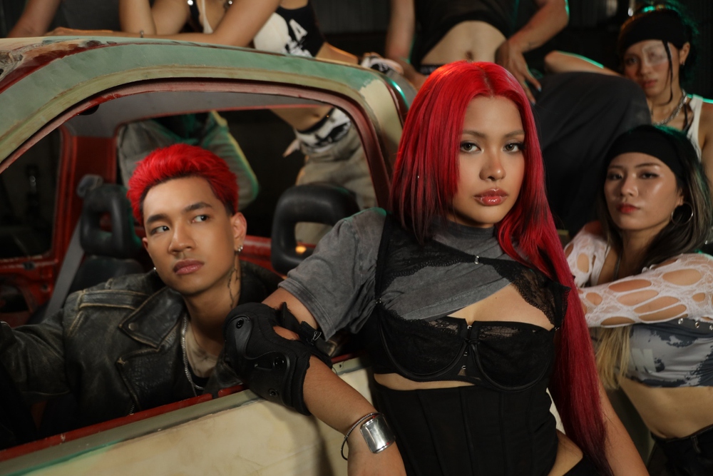 Tân binh CHLOÉ tung MV ‘BACK 2 U’ kết hợp với producer Pixel Neko - Ảnh 1. Tân binh CHLOÉ tung MV ‘BACK 2 U’ kết hợp với producer Pixel Neko - Ảnh 1.