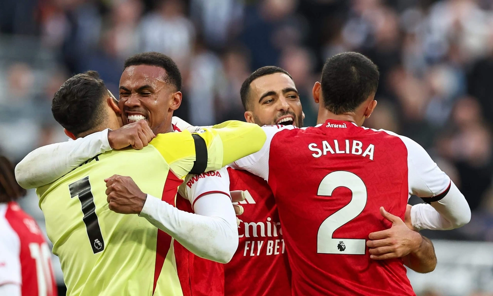 Arsenal: Thủ chắc nhưng phải vô địch - Ảnh 1.