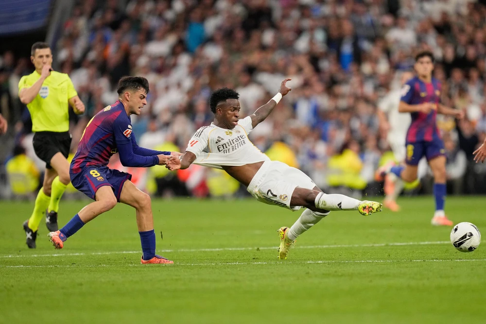 Cuộc đua Real Madrid - Barca: Mọi thứ đứng về “Los Blancos” - Ảnh 1. Cuộc đua Real Madrid - Barca: Mọi thứ đứng về “Los Blancos” - Ảnh 1.