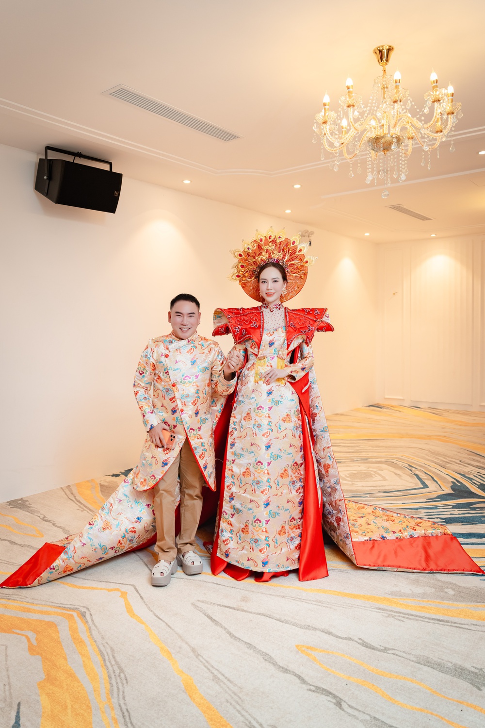 Á hậu Kim Khoẻ diện hai thiết kế đặc biệt của NTK Tommy Nguyễn - Ảnh 4.