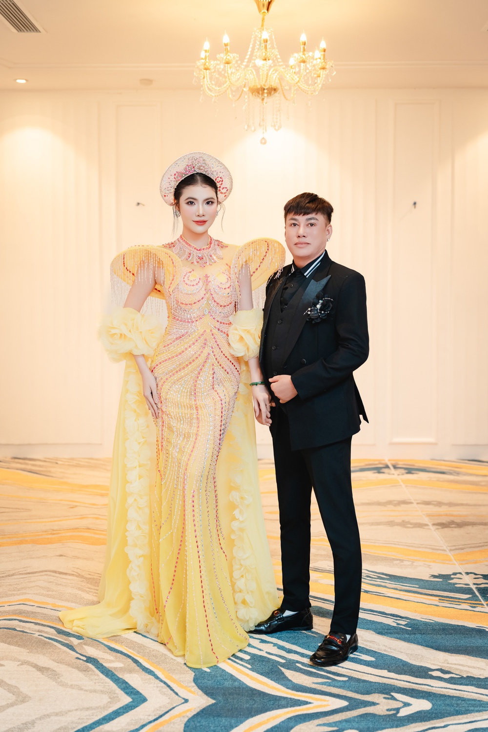 Á hậu Kim Khoẻ diện hai thiết kế đặc biệt của NTK Tommy Nguyễn - Ảnh 3.