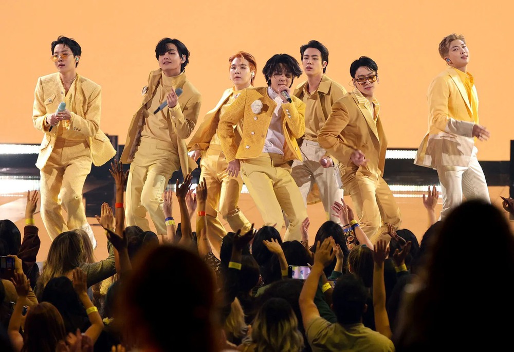 RM BTS phát biểu tại diễn đàn CEO APEC 2025: Kêu gọi các nhà lãnh đạo thế giới ủng hộ tính sáng tạo - Ảnh 2.