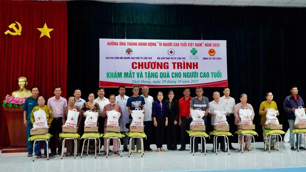 Hưởng ứng tháng hành động &quot; Vì người cao tuổi Việt Nam&quot; - Ảnh 1.