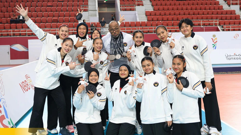 Bóng chuyền Indonesia lập kỳ tích ở giải châu Á, HLV Brazil dự báo tương lai đầy tươi sáng - Ảnh 2. bóng chuyền