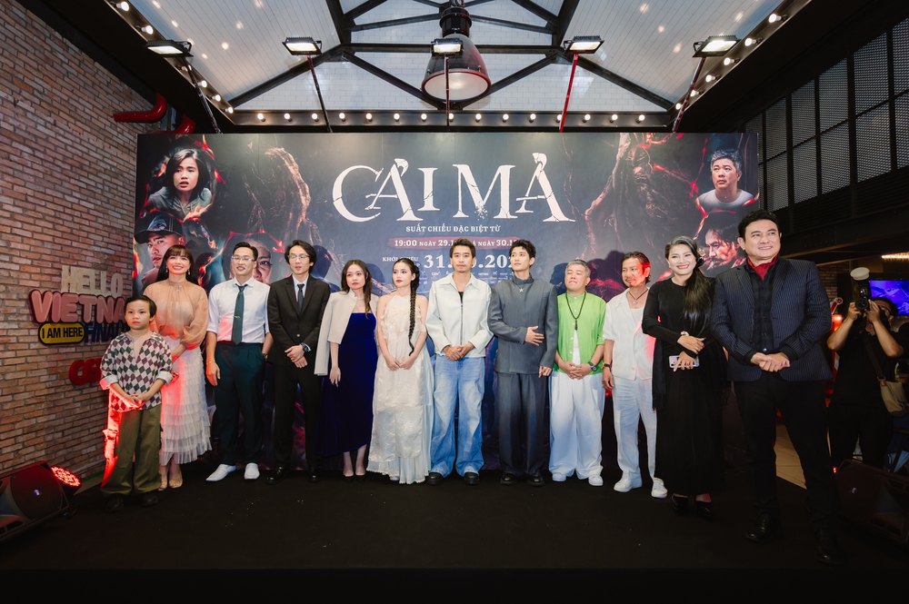 Dàn sao dự thảm đỏ ra mắt phim &quot;Cải mả&quot; - Ảnh 1.