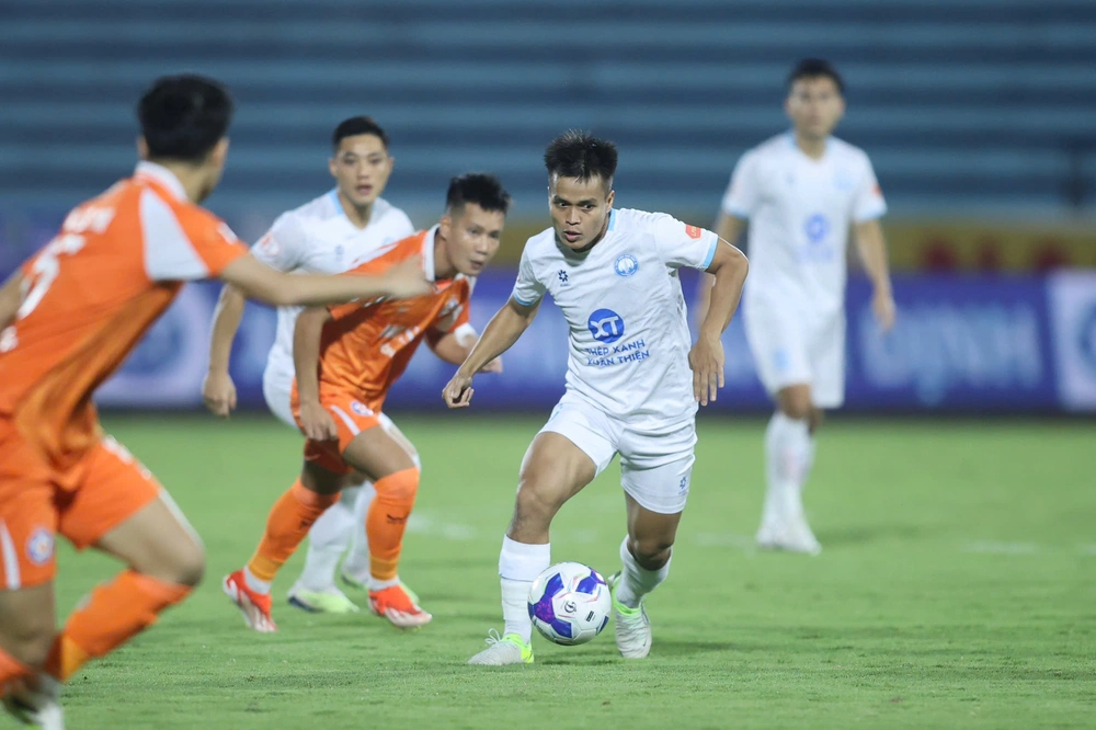 Đối thoại cuối tuần - HLV Mai Đức Chung: “CLB Nam Định sa sút là có lý do”  - Ảnh 1. Đối thoại cuối tuần - HLV Mai Đức Chung: “CLB Nam Định sa sút là có lý do”  - Ảnh 1.