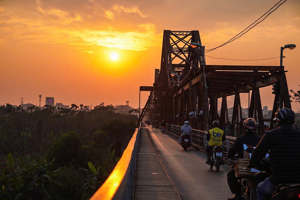 Hà Nội: Cầu Long Biên tạm cấm xe thô sơ hướng vào trung tâm thành phố từ ngày 1/11 - Ảnh 2. Hà Nội: Cầu Long Biên tạm cấm xe thô sơ hướng vào trung tâm thành phố từ ngày 1/11 - Ảnh 2.