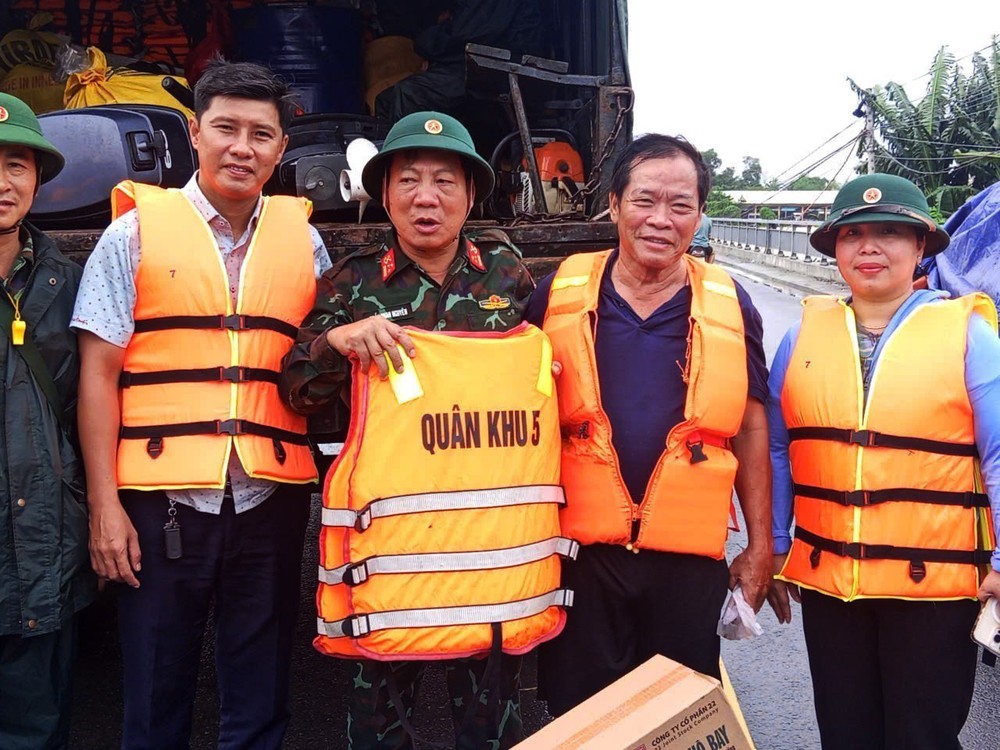 Không để người dân bị thiếu thốn, bị cô lập trong thiên tai - Ảnh 3.