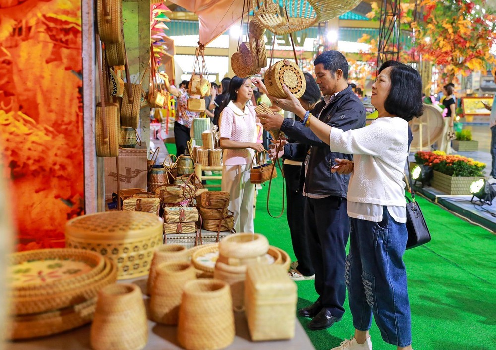 'Tinh hoa thu Hà Nội' - điểm sáng tại Hội chợ Mùa Thu 2025 - Ảnh 4. 'Tinh hoa thu Hà Nội' - điểm sáng tại Hội chợ Mùa Thu 2025 - Ảnh 4.