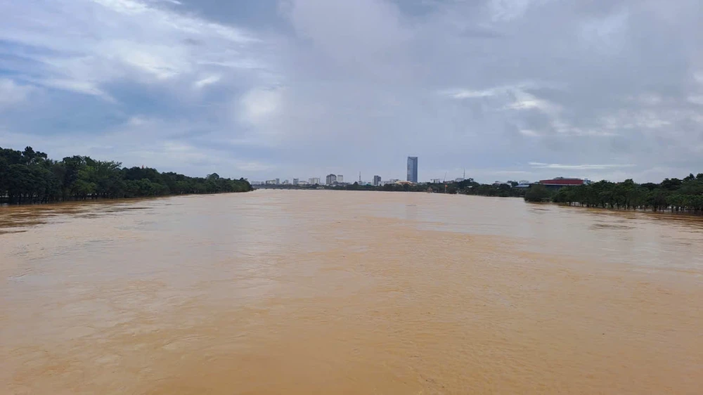 Lũ trên các sông ở Huế xuống dần - Ảnh 1.